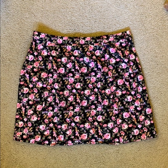 Forever 21 Dresses & Skirts - Floral mini skirt
